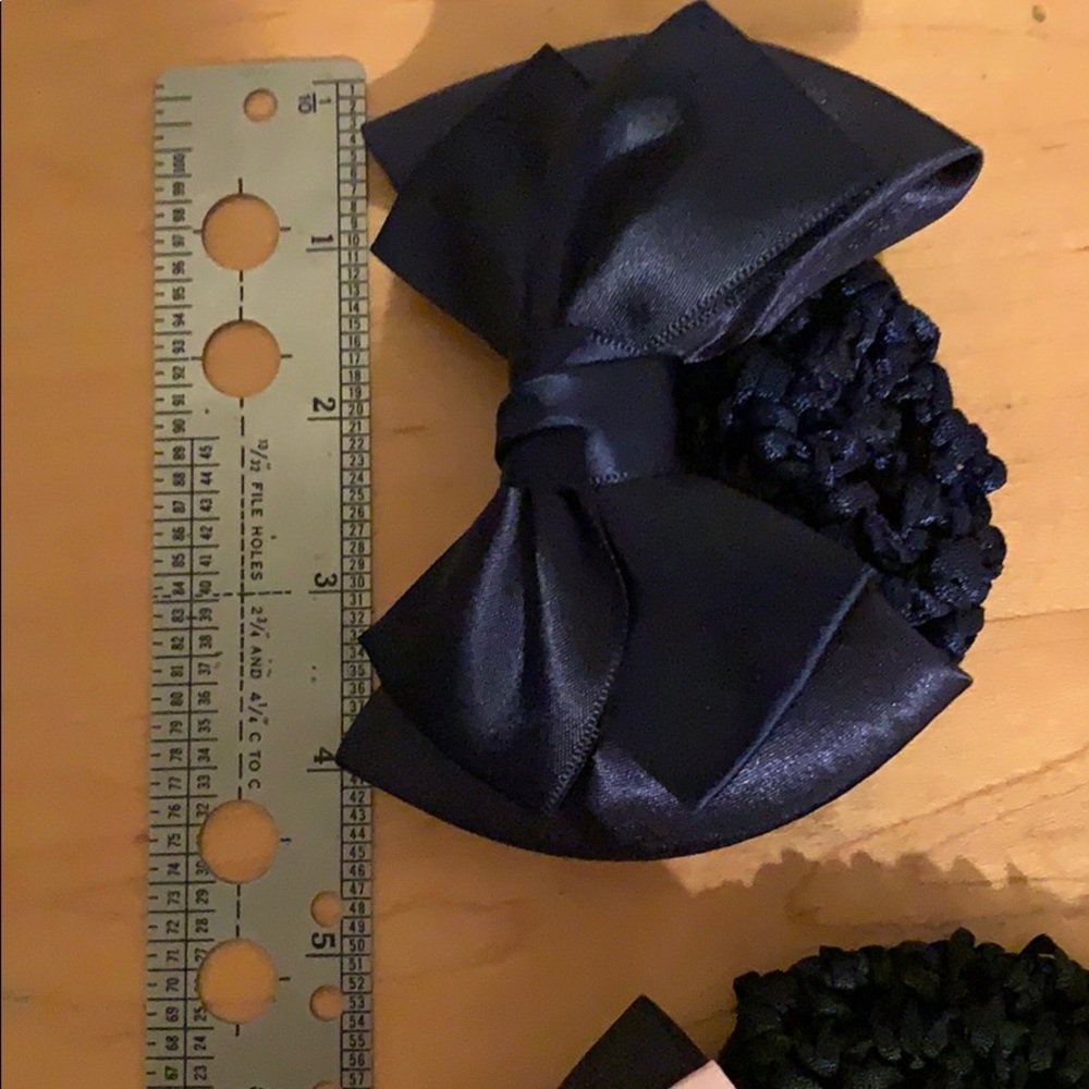 Bows - Picture 4 of 4